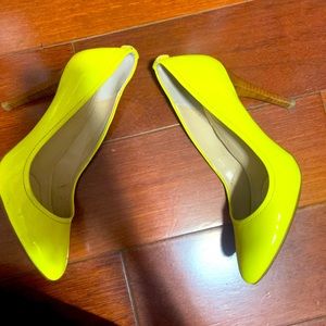 NEON GREEN CALVIN KLEIN heels